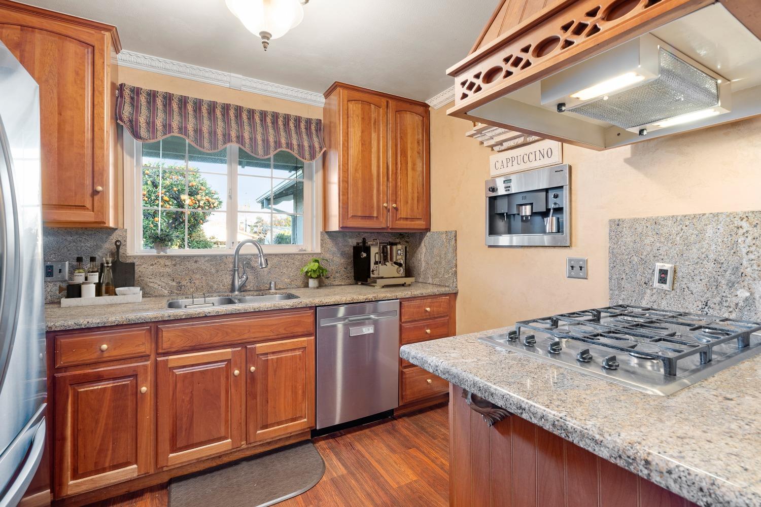 Detail Gallery Image 10 of 44 For 821 Penitencia St, Milpitas,  CA 95035 - 4 Beds | 2 Baths