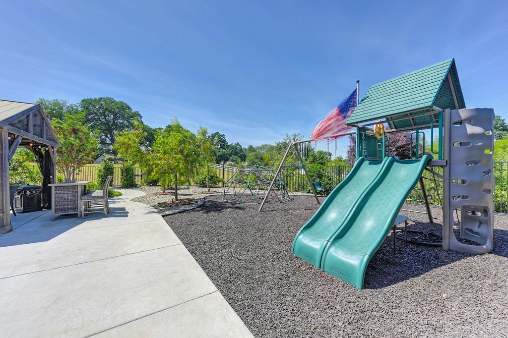 Detail Gallery Image 51 of 63 For 7527 Country Oaks Ln, Orangevale,  CA 95662 - 5 Beds | 4/1 Baths