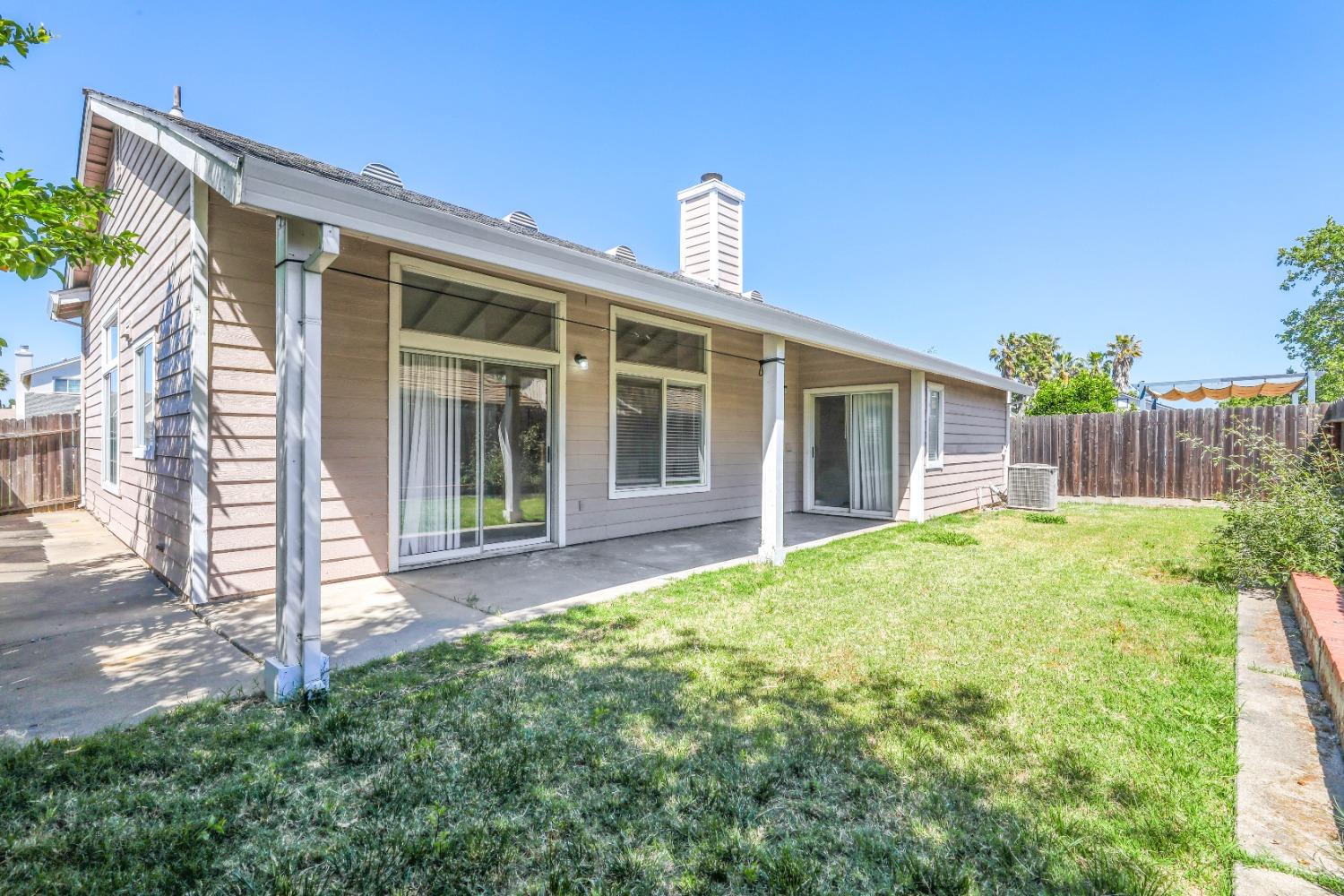 Detail Gallery Image 25 of 31 For 5521 Rightwood Way, Sacramento,  CA 95823 - 4 Beds | 2 Baths