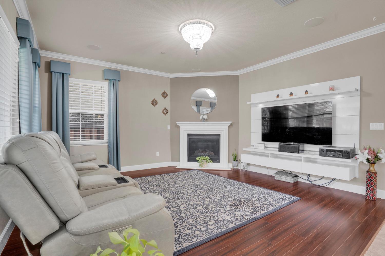 Detail Gallery Image 9 of 42 For 692 N Montebello St, Mountain House,  CA 95391 - 5 Beds | 4 Baths