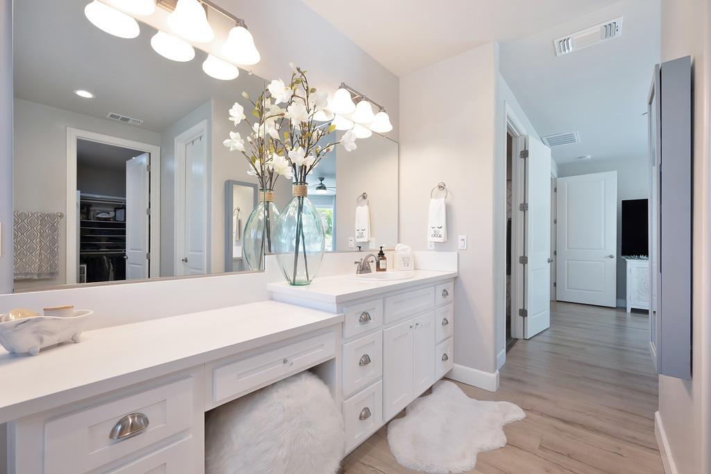 Detail Gallery Image 34 of 63 For 7527 Country Oaks Ln, Orangevale,  CA 95662 - 5 Beds | 4/1 Baths