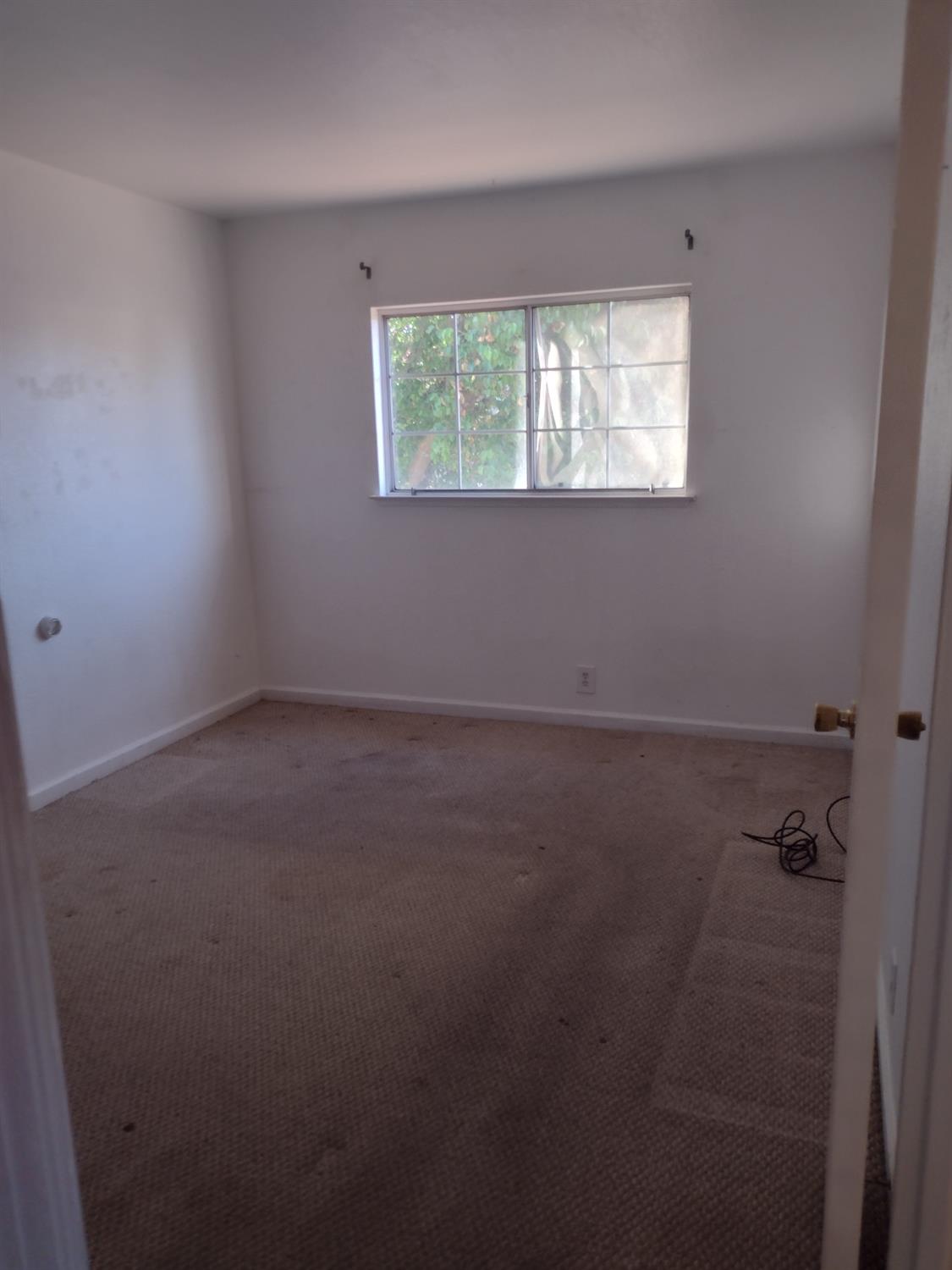Detail Gallery Image 23 of 56 For 1900 Berryessa Dr, Modesto,  CA 95358 - 3 Beds | 2/1 Baths