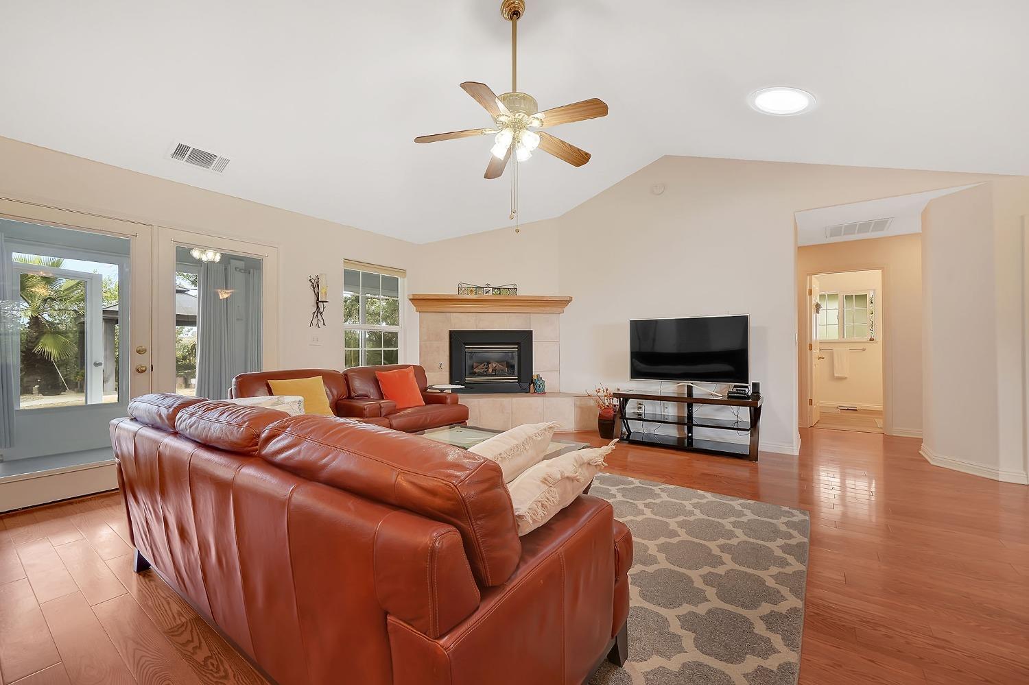 Detail Gallery Image 18 of 79 For 102 Brandy Ct, Valley Springs,  CA 95252 - 3 Beds | 2/1 Baths