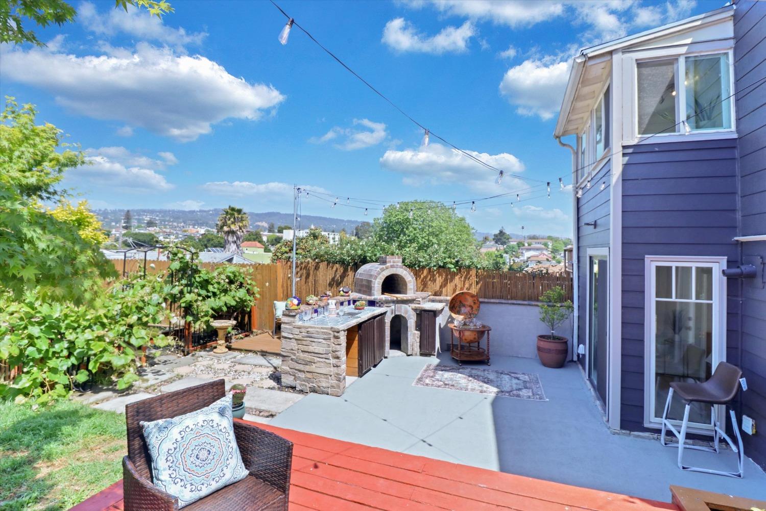 Detail Gallery Image 33 of 38 For 1412 E 32 St, Oakland,  CA 94602 - 3 Beds | 2 Baths