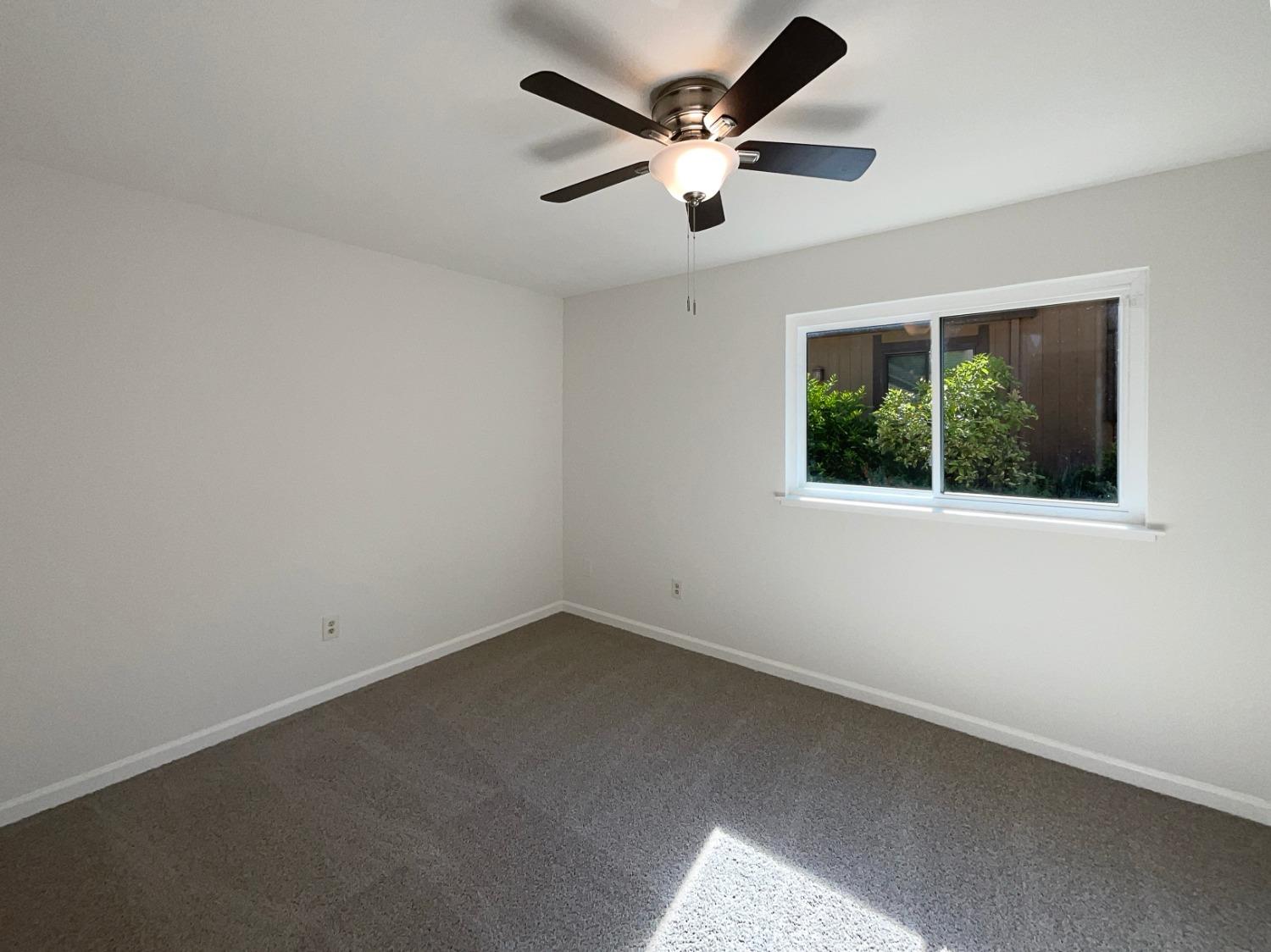 Detail Gallery Image 5 of 27 For 7031 Rancho Mirage Ct, Citrus Heights,  CA 95621 - 3 Beds | 2 Baths