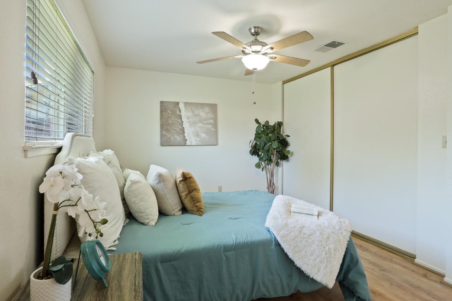 Detail Gallery Image 13 of 26 For 2912 Bateman Ln, Modesto,  CA 95354 - 3 Beds | 2 Baths