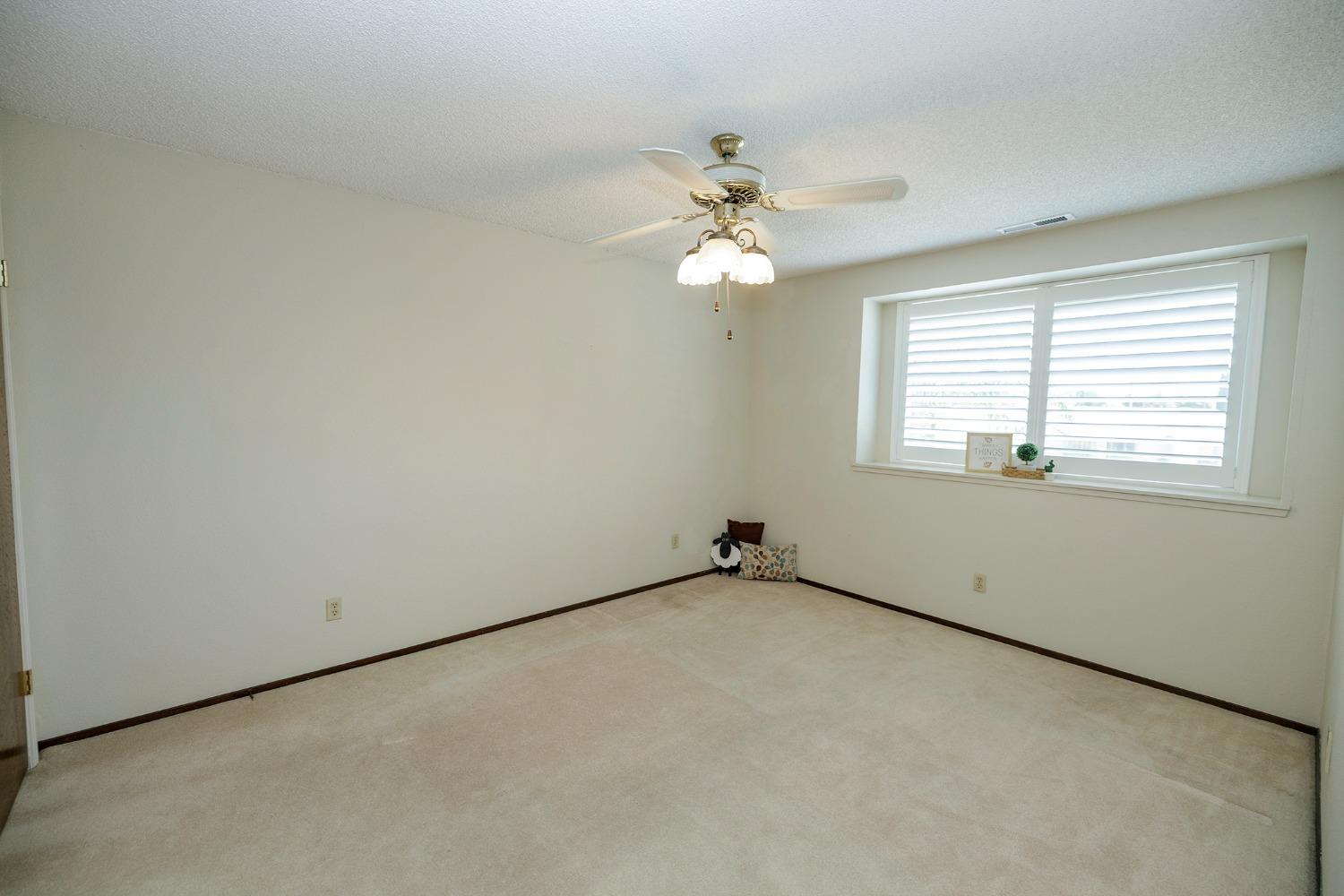 Oakridge Court, Modesto, California image 28