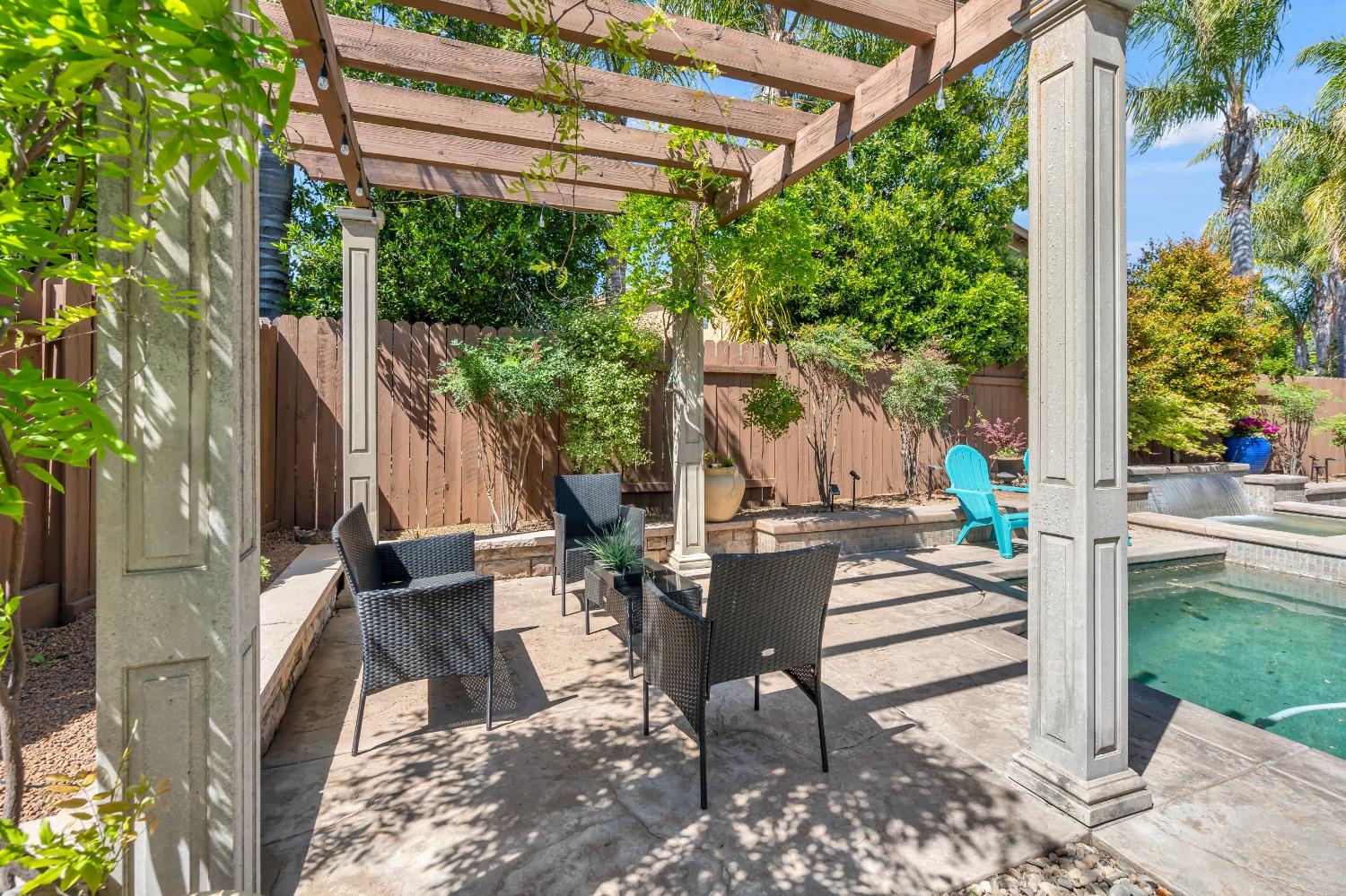 Detail Gallery Image 66 of 94 For 6600 Caprezzo Way, Elk Grove,  CA 95757 - 5 Beds | 4/1 Baths