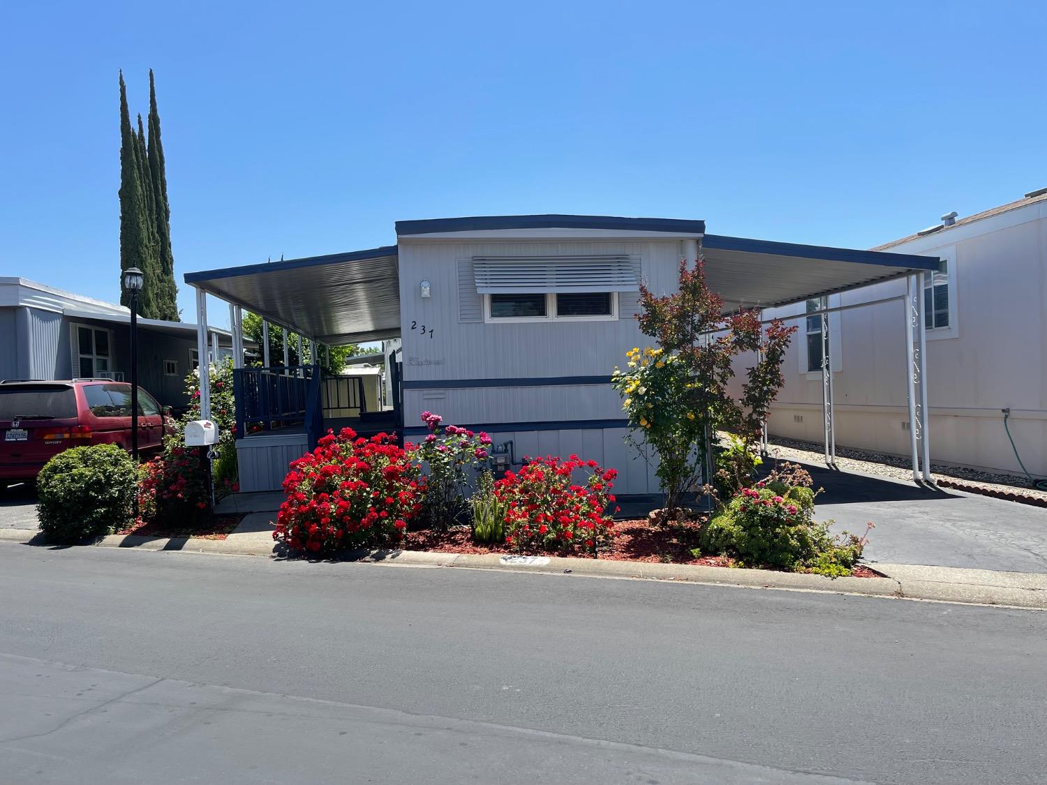 Detail Gallery Image 1 of 34 For 237 Palm View Ln, Rancho Cordova,  CA 95670 - 2 Beds | 1/1 Baths