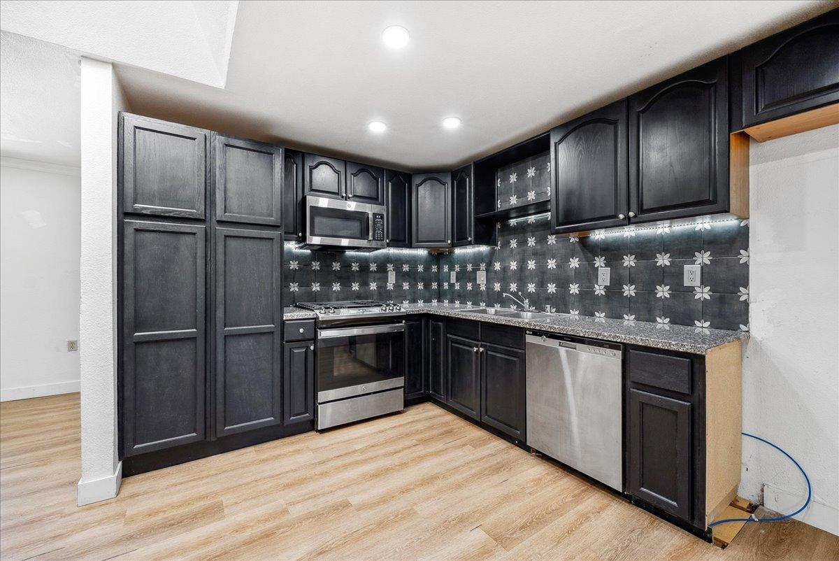 Detail Gallery Image 11 of 48 For 3845 Sunnyvale Ave, Sacramento,  CA 95821 - 4 Beds | 2 Baths