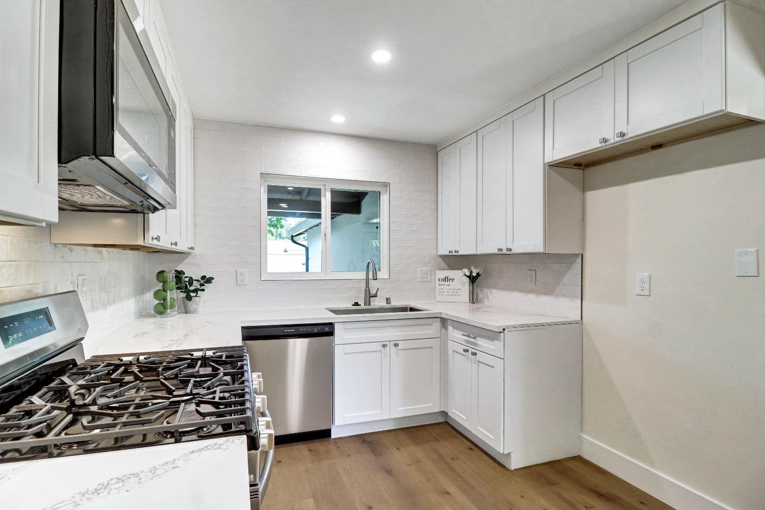 Detail Gallery Image 12 of 37 For 6004 Westbrook Dr, Citrus Heights,  CA 95621 - 3 Beds | 2 Baths