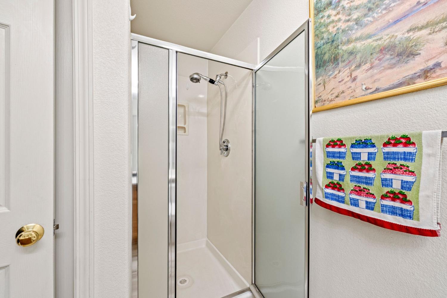 Detail Gallery Image 14 of 43 For 1644 Gloria Cir, Tracy,  CA 95377 - 5 Beds | 3 Baths