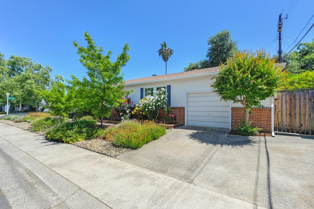 Detail Gallery Image 8 of 80 For 2901 61st St, Sacramento,  CA 95817 - 3 Beds | 1/1 Baths