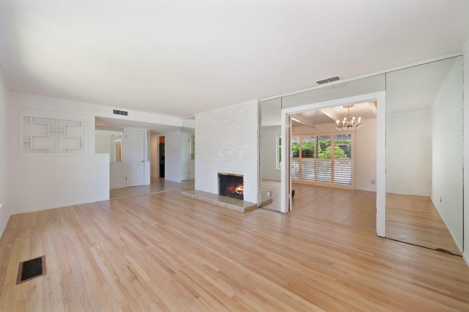 Detail Gallery Image 10 of 75 For 6207 Rampart Dr, Carmichael,  CA 95608 - 4 Beds | 3 Baths