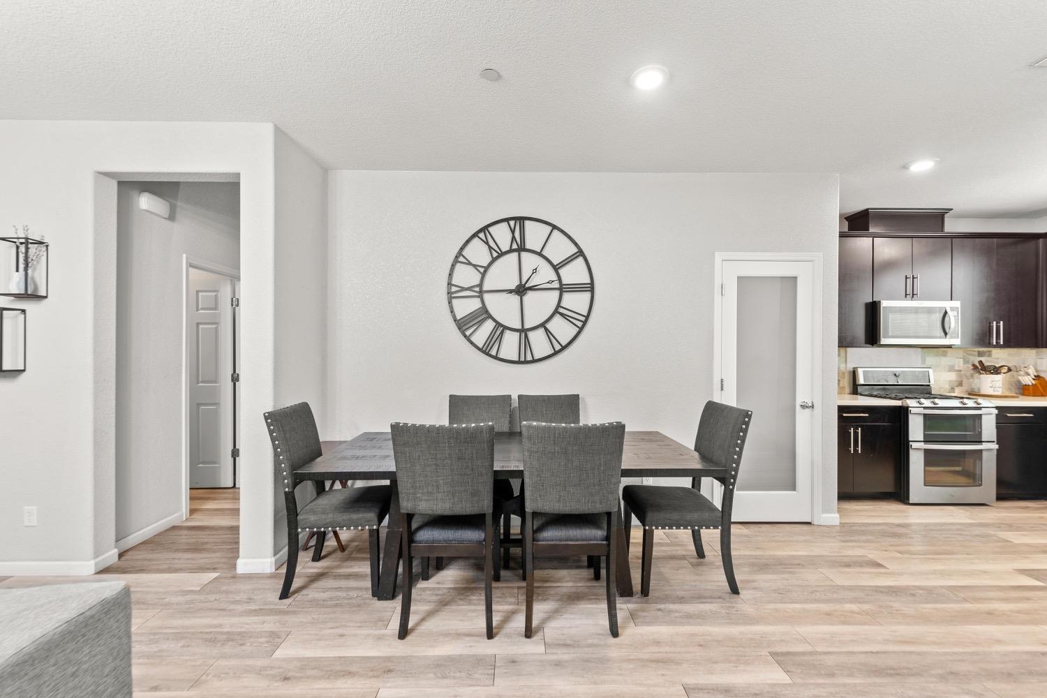Detail Gallery Image 17 of 43 For 10853 Barden Dr, Rancho Cordova,  CA 95670 - 3 Beds | 2/1 Baths