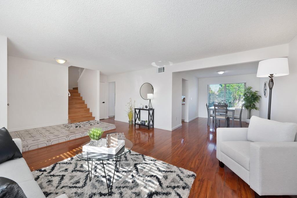 Detail Gallery Image 12 of 59 For 7415 Patero Cir, Sacramento,  CA 95823 - 5 Beds | 3 Baths