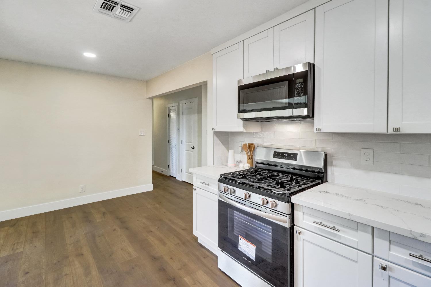 Detail Gallery Image 14 of 37 For 6004 Westbrook Dr, Citrus Heights,  CA 95621 - 3 Beds | 2 Baths