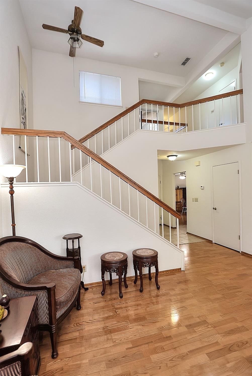 Detail Gallery Image 25 of 69 For 1982 University Park Dr, Sacramento,  CA 95825 - 3 Beds | 2/1 Baths