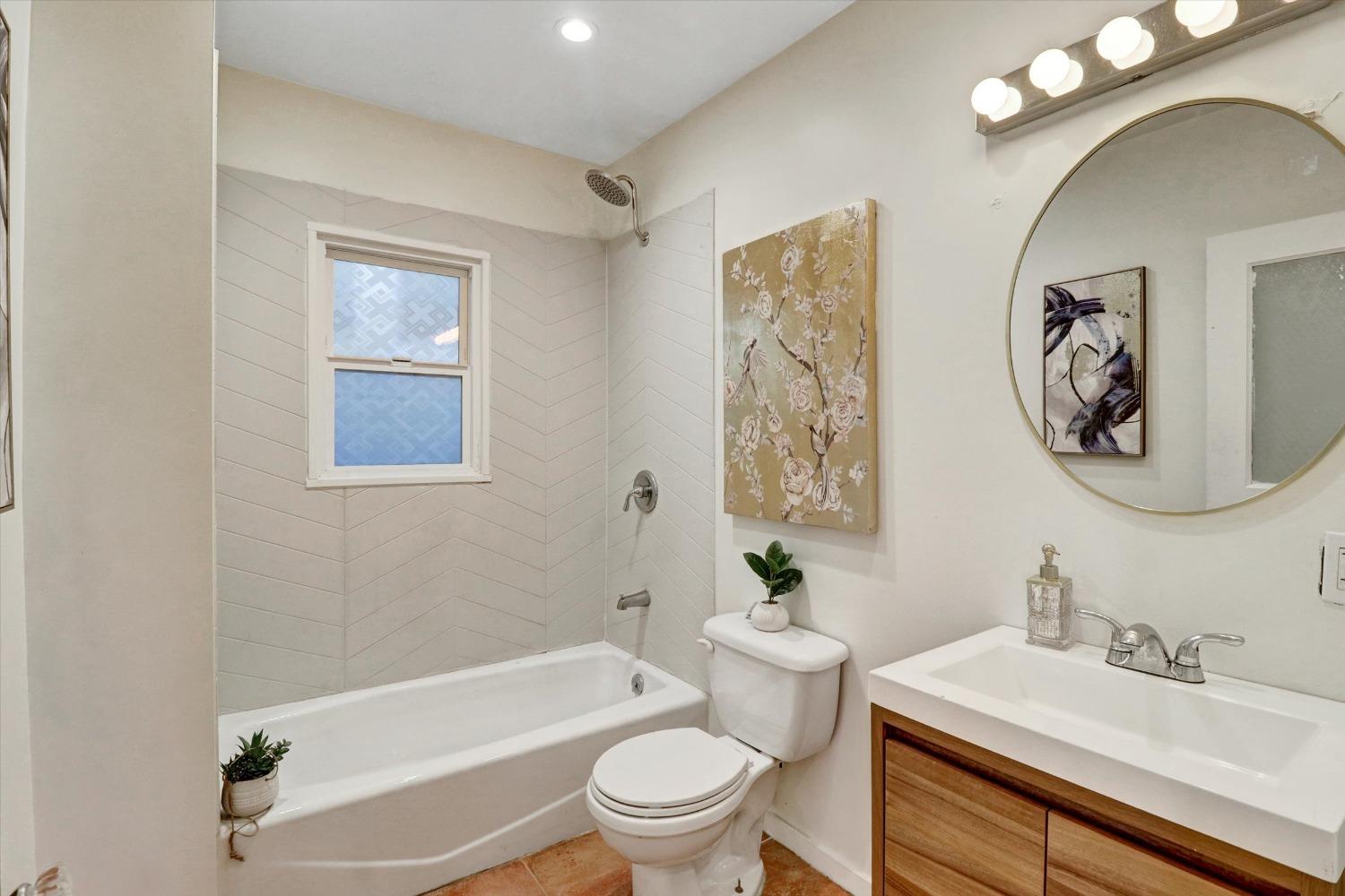 Detail Gallery Image 10 of 38 For 1412 E 32 St, Oakland,  CA 94602 - 3 Beds | 2 Baths