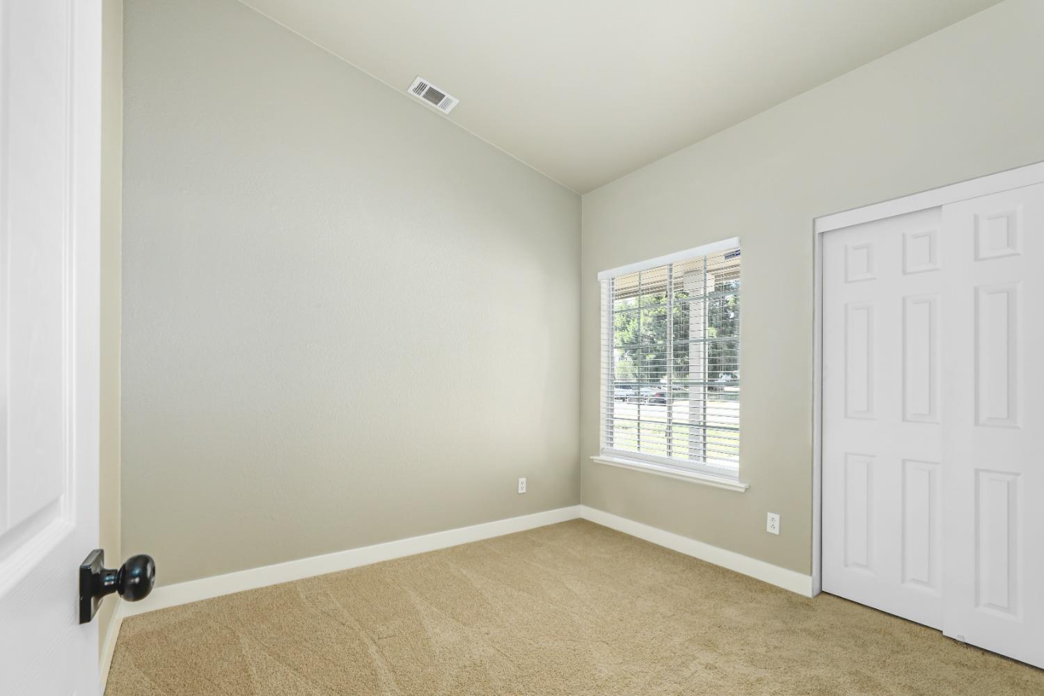 Detail Gallery Image 18 of 31 For 5521 Rightwood Way, Sacramento,  CA 95823 - 4 Beds | 2 Baths
