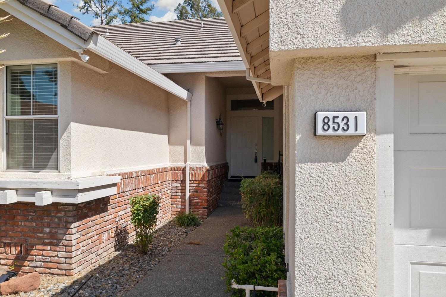 Detail Gallery Image 4 of 45 For 8531 Heather Cross Way, Orangevale,  CA 95662 - 3 Beds | 2 Baths