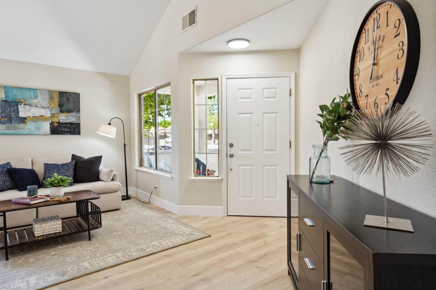 Detail Gallery Image 5 of 33 For 9200 Redwater Dr, Antelope,  CA 95843 - 4 Beds | 3 Baths