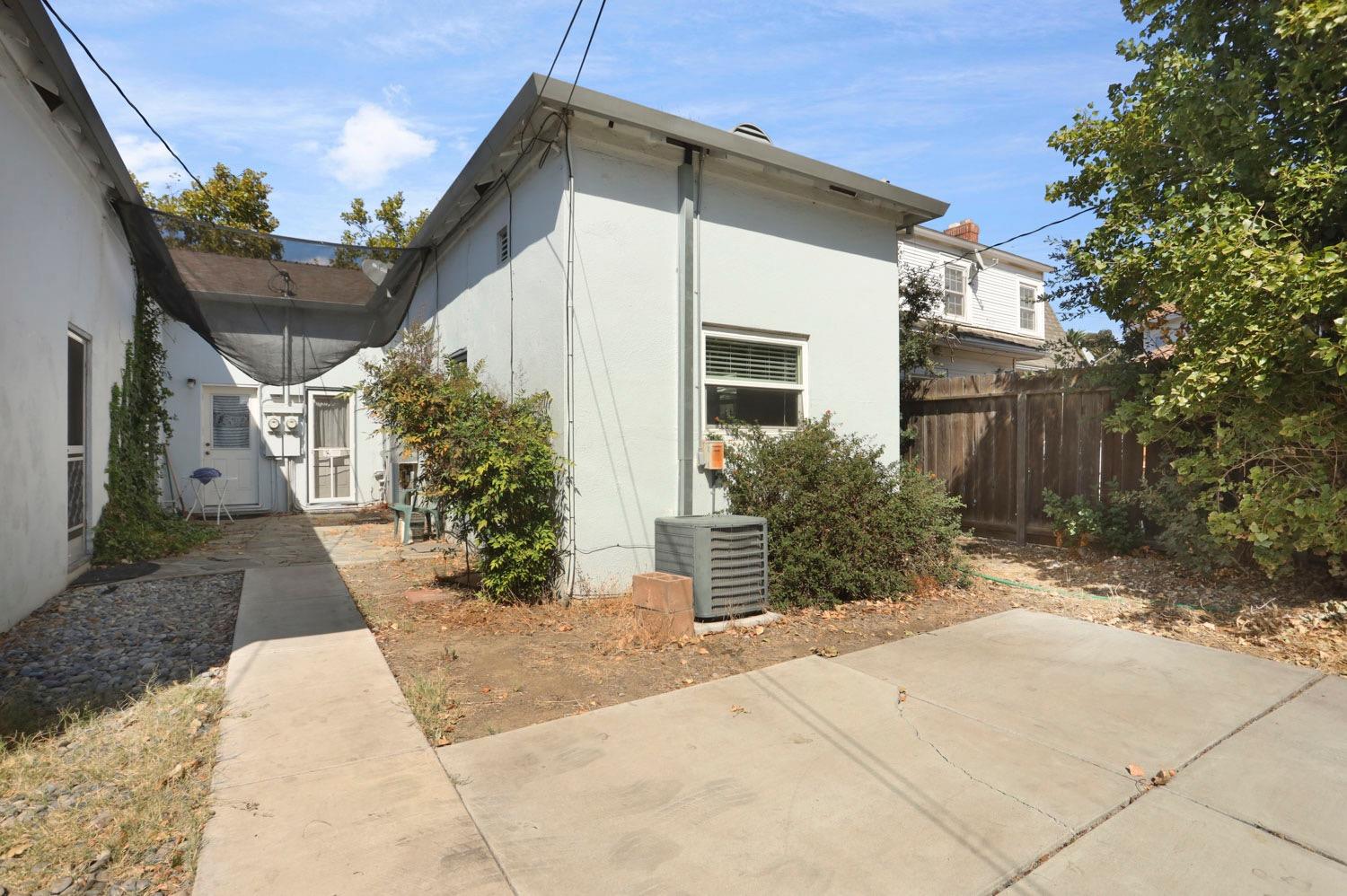 Monte Diablo Avenue, Stockton, California image 36