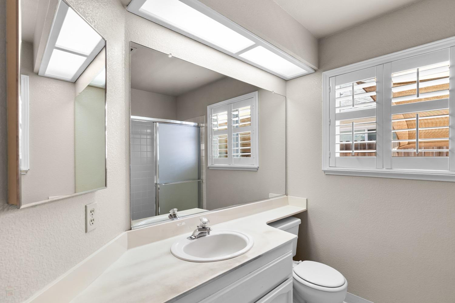 Detail Gallery Image 9 of 34 For 1430 Harvest Ln, Tracy,  CA 95376 - 5 Beds | 3 Baths
