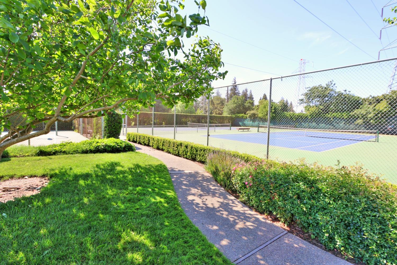 Detail Gallery Image 61 of 69 For 1982 University Park Dr, Sacramento,  CA 95825 - 3 Beds | 2/1 Baths