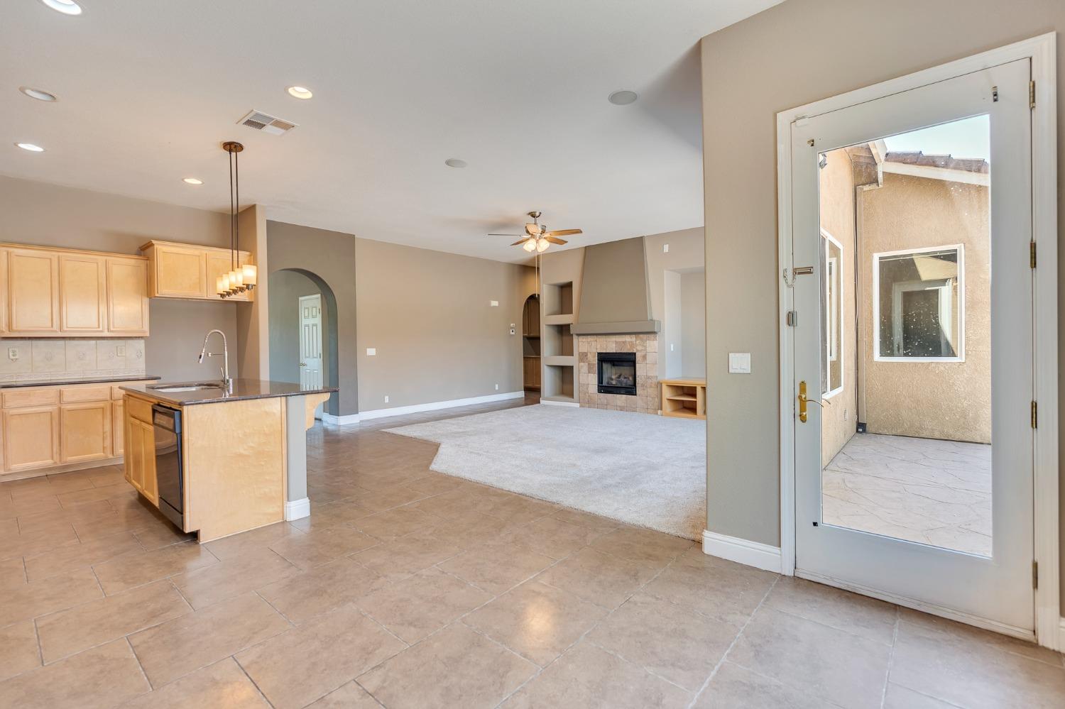 Detail Gallery Image 30 of 67 For 2196 Naples Ct, Los Banos,  CA 93635 - 3 Beds | 2 Baths