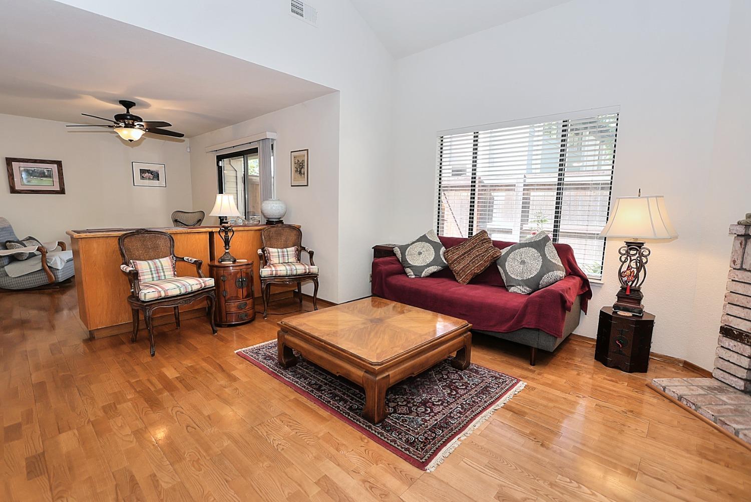 Detail Gallery Image 7 of 69 For 1982 University Park Dr, Sacramento,  CA 95825 - 3 Beds | 2/1 Baths