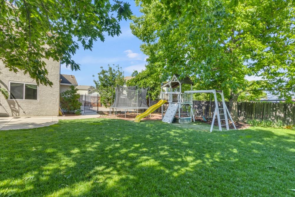 Detail Gallery Image 18 of 37 For 5209 Copper Ridge Way, Antelope,  CA 95843 - 4 Beds | 2/1 Baths