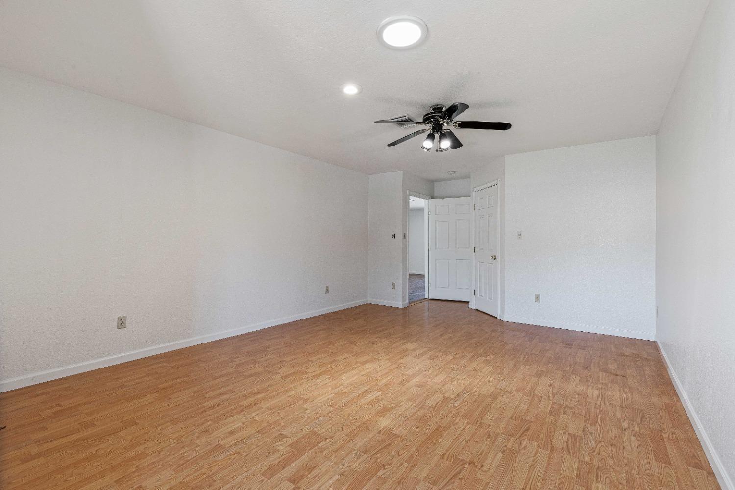 Detail Gallery Image 43 of 68 For 21299 E Highway 4, Stockton,  CA 95215 - 5 Beds | 4/1 Baths