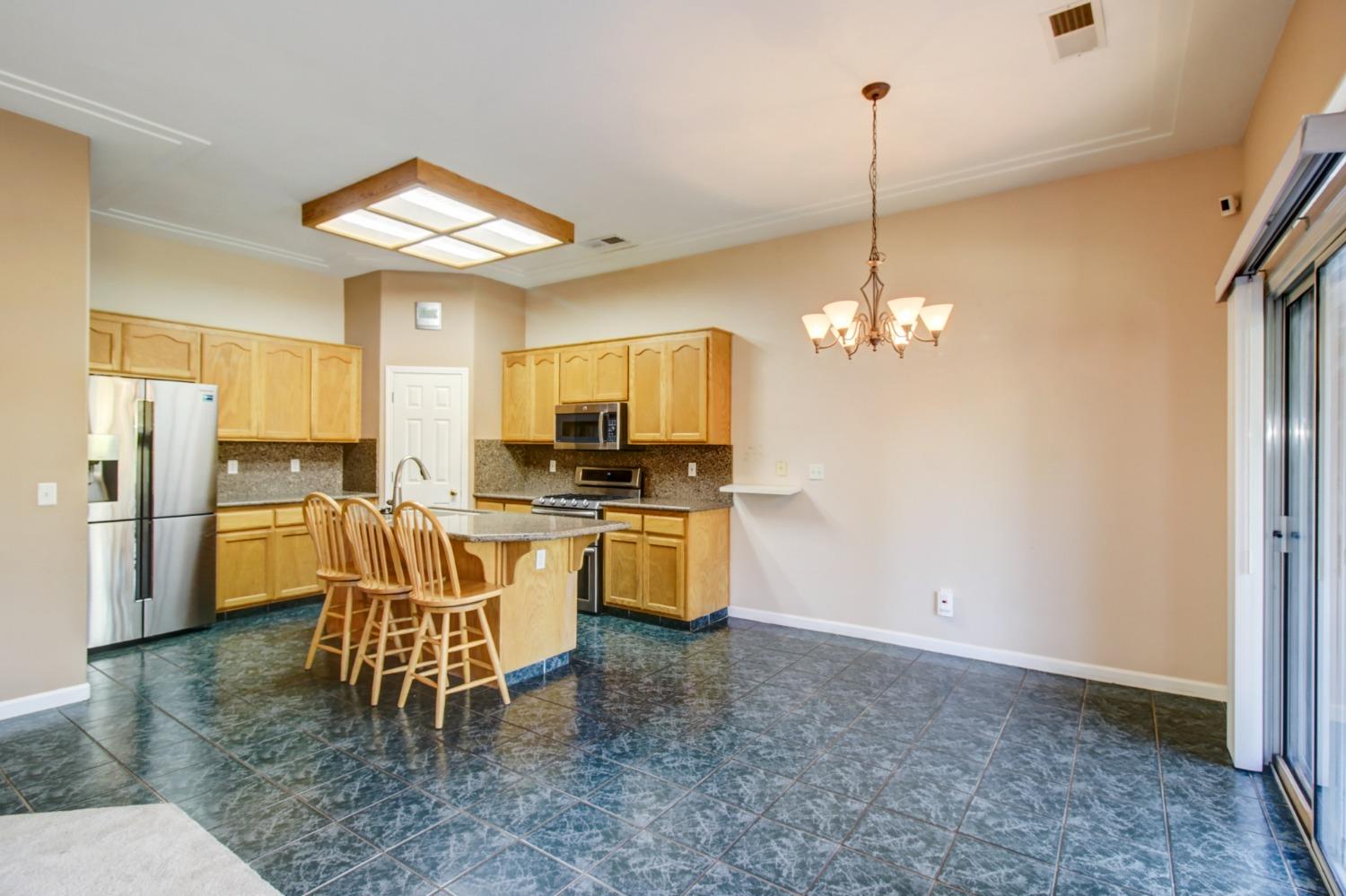 Detail Gallery Image 14 of 37 For 614 Fairway Dr, Ione,  CA 95640 - 2 Beds | 2 Baths