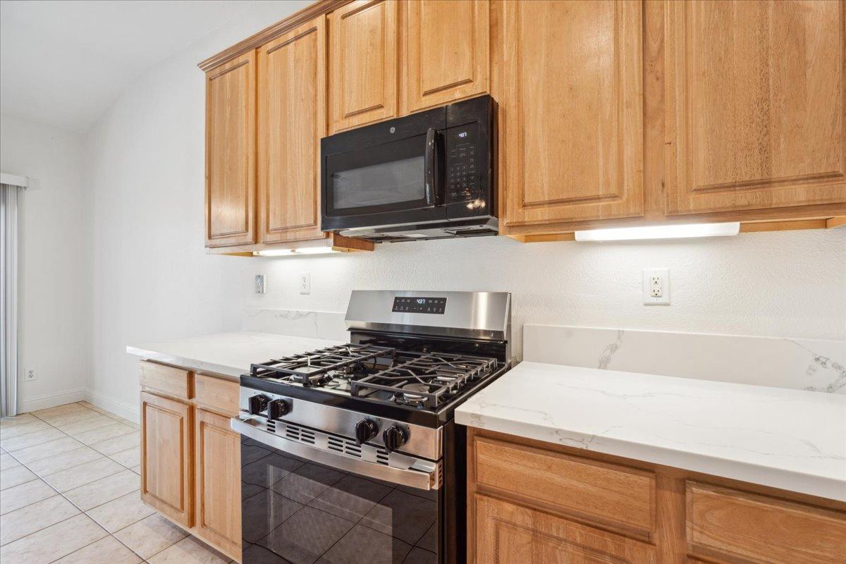 Detail Gallery Image 18 of 45 For 1128 Skyline Dr, Yuba City,  CA 95991 - 4 Beds | 2 Baths