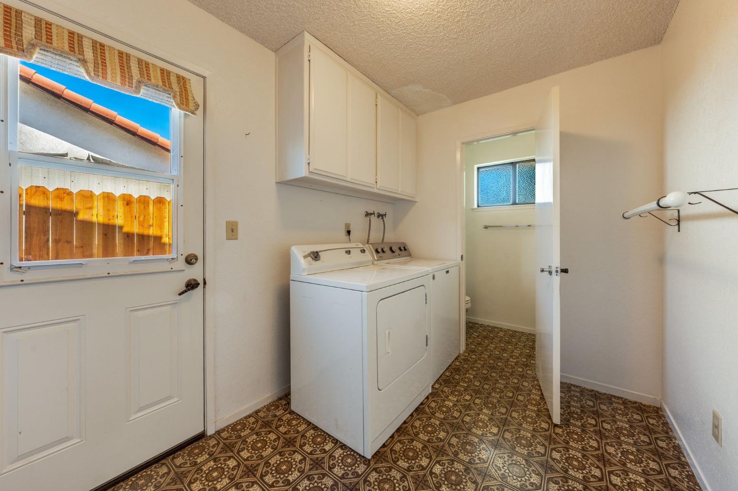 Detail Gallery Image 32 of 40 For 8700 Tipton Ct, Elk Grove,  CA 95624 - 3 Beds | 2/1 Baths