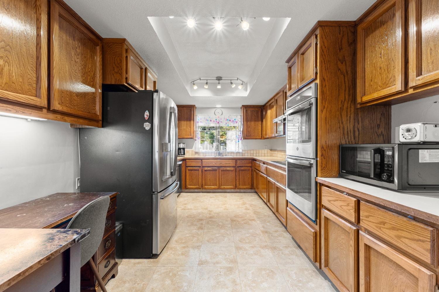 Detail Gallery Image 15 of 47 For 24 Sage River Cir, Sacramento,  CA 95831 - 3 Beds | 3 Baths