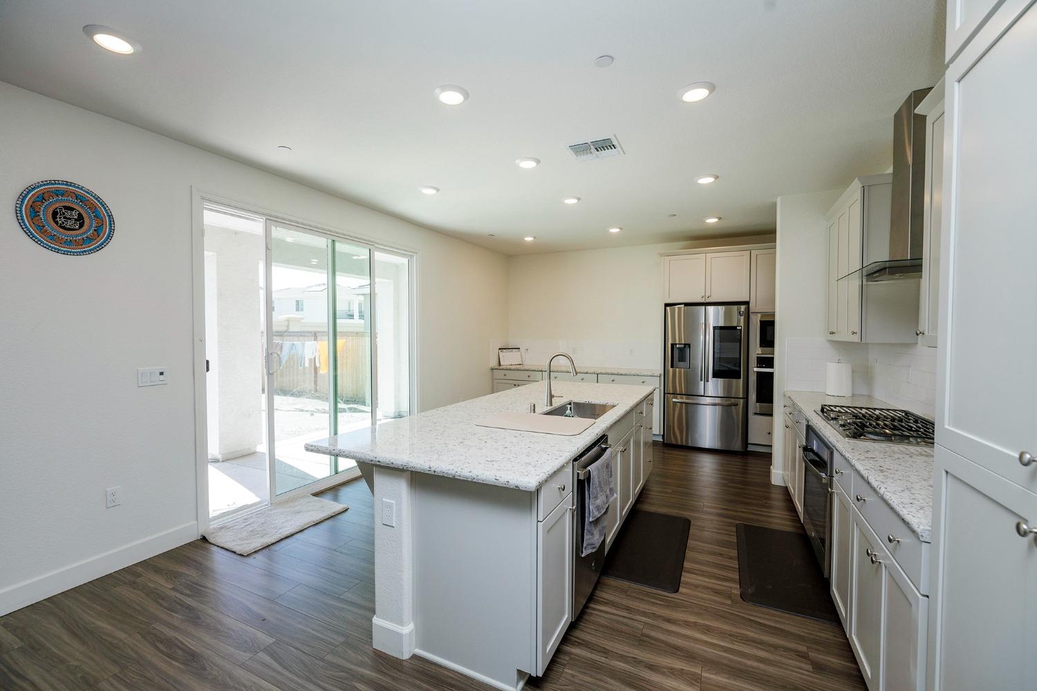 Detail Gallery Image 13 of 48 For 6910 Tailwind Ln, Stockton,  CA 95219 - 4 Beds | 3 Baths