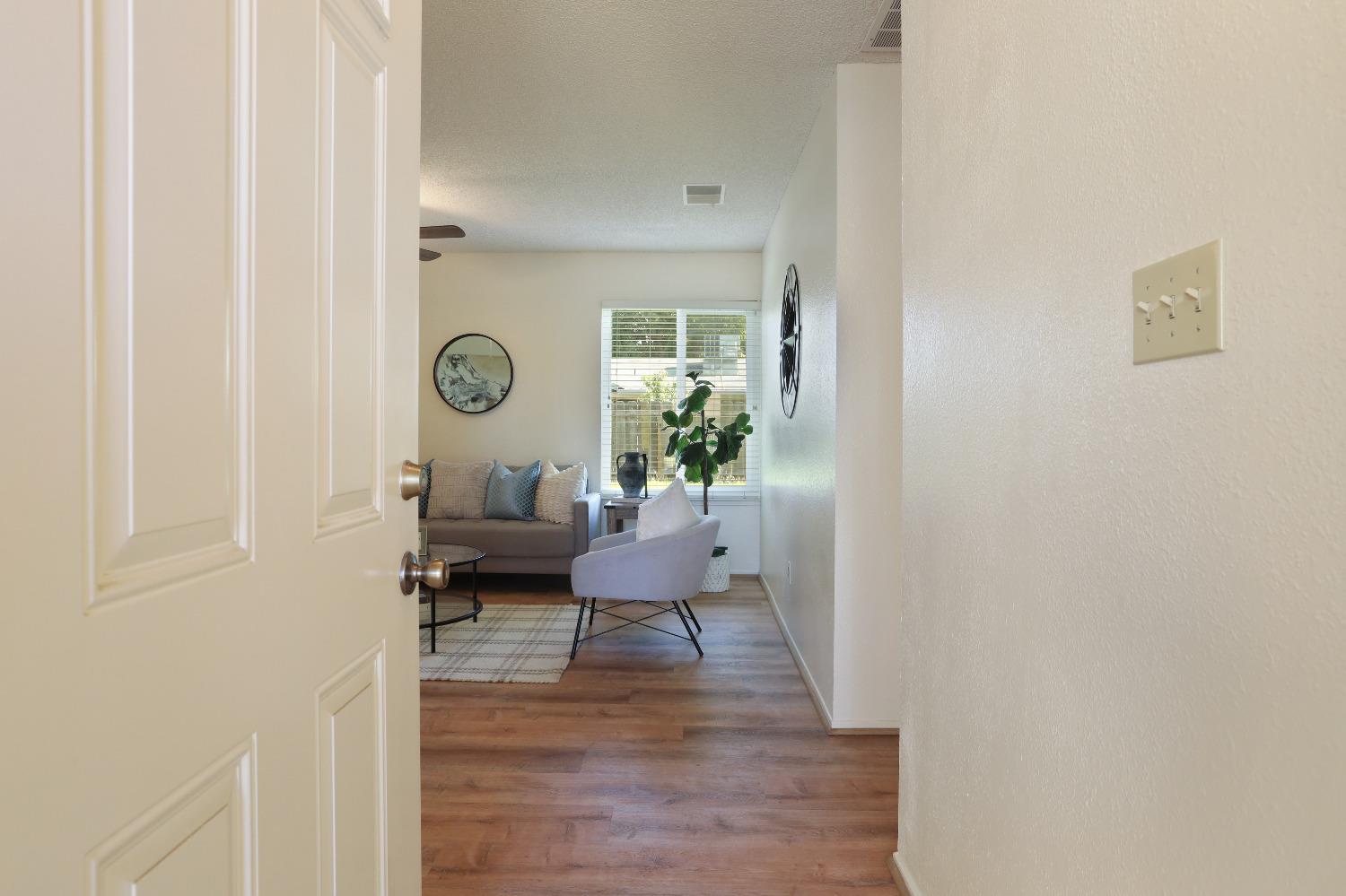 Detail Gallery Image 3 of 26 For 2912 Bateman Ln, Modesto,  CA 95354 - 3 Beds | 2 Baths