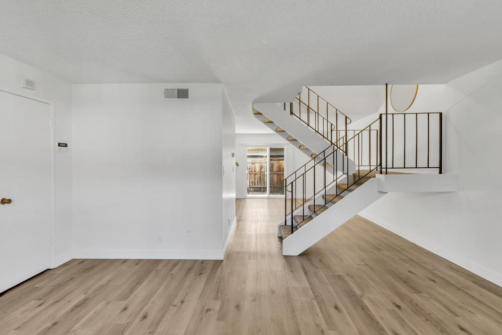 Detail Gallery Image 10 of 57 For 4020 Knoll Top Ct, Carmichael,  CA 95608 - 3 Beds | 1/1 Baths
