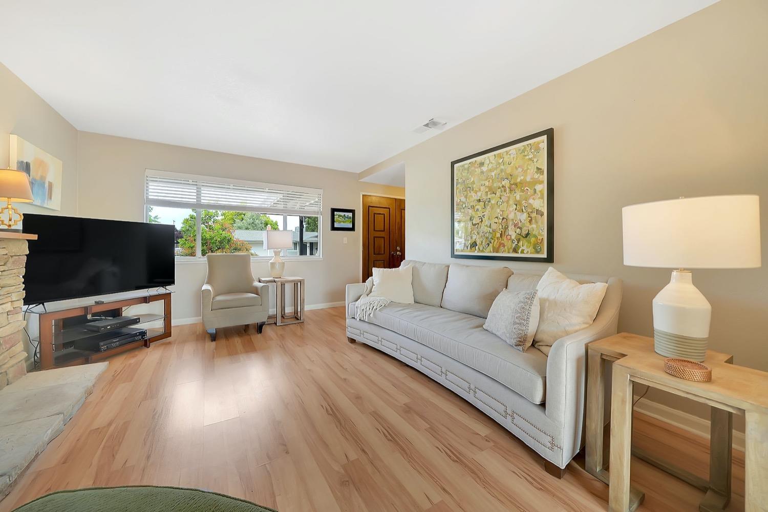 Detail Gallery Image 8 of 63 For 8912 Ramstad Ave, Fair Oaks,  CA 95628 - 3 Beds | 1 Baths