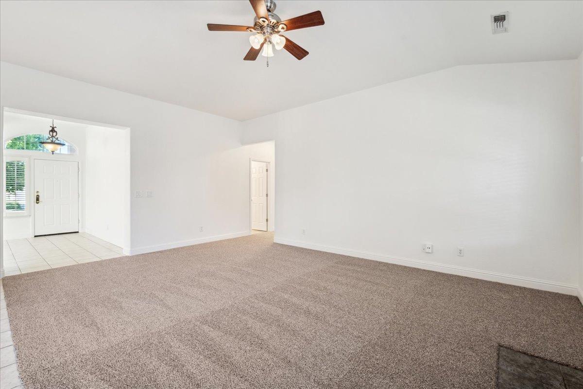 Detail Gallery Image 14 of 45 For 1128 Skyline Dr, Yuba City,  CA 95991 - 4 Beds | 2 Baths