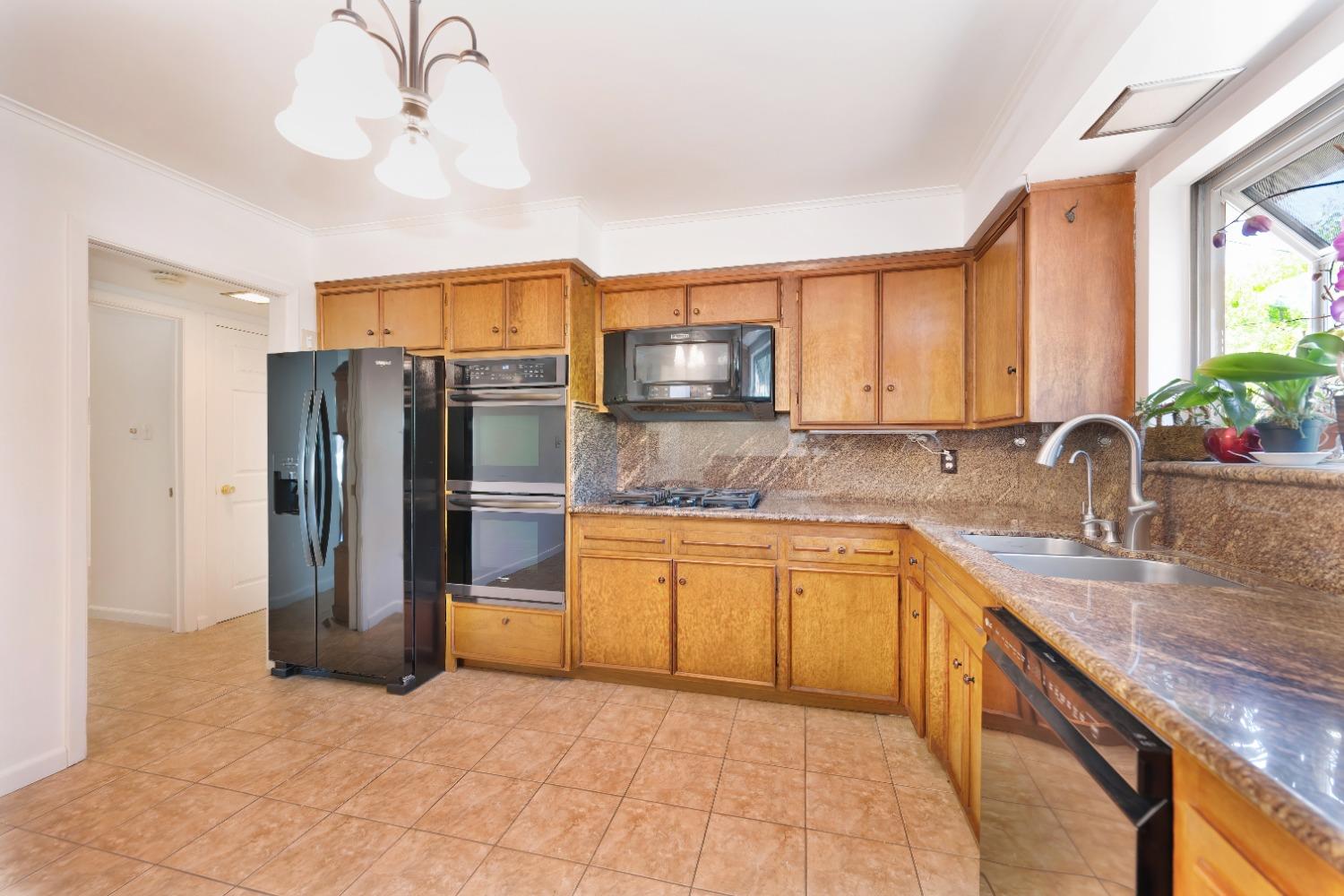 Detail Gallery Image 24 of 75 For 6207 Rampart Dr, Carmichael,  CA 95608 - 4 Beds | 3 Baths