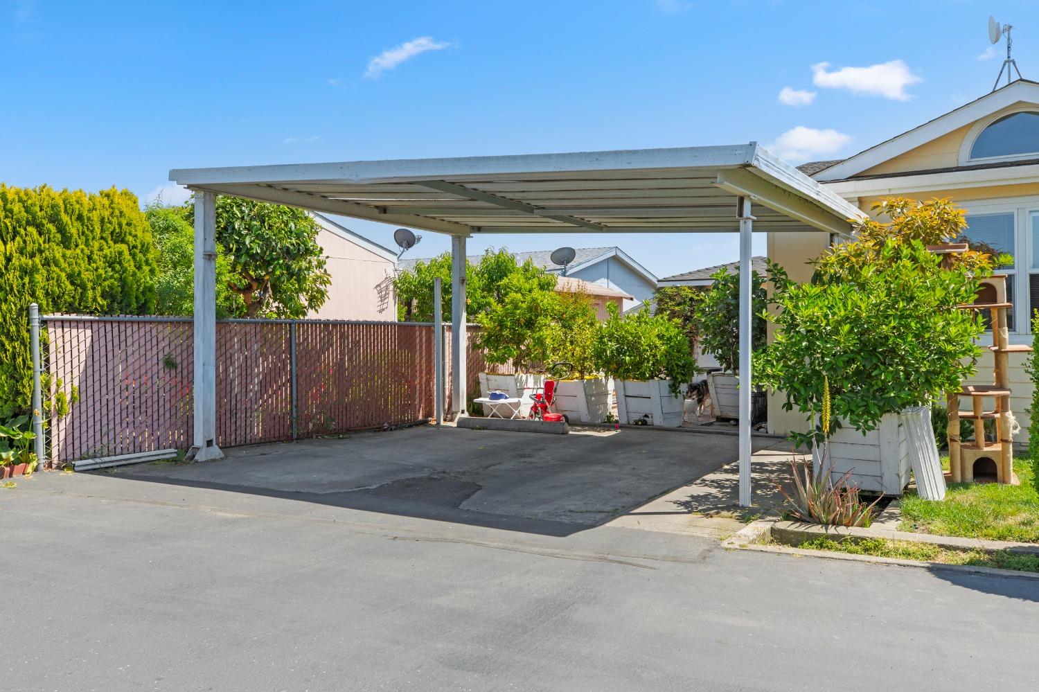 Detail Gallery Image 4 of 23 For 7341 Eleanor Ave, Oakdale,  CA 95361 - 3 Beds | 2 Baths