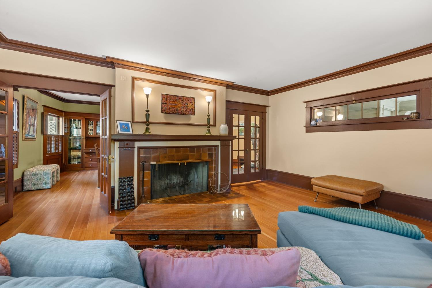 Detail Gallery Image 8 of 61 For 2727 H St, Sacramento,  CA 95816 - 5 Beds | 3 Baths
