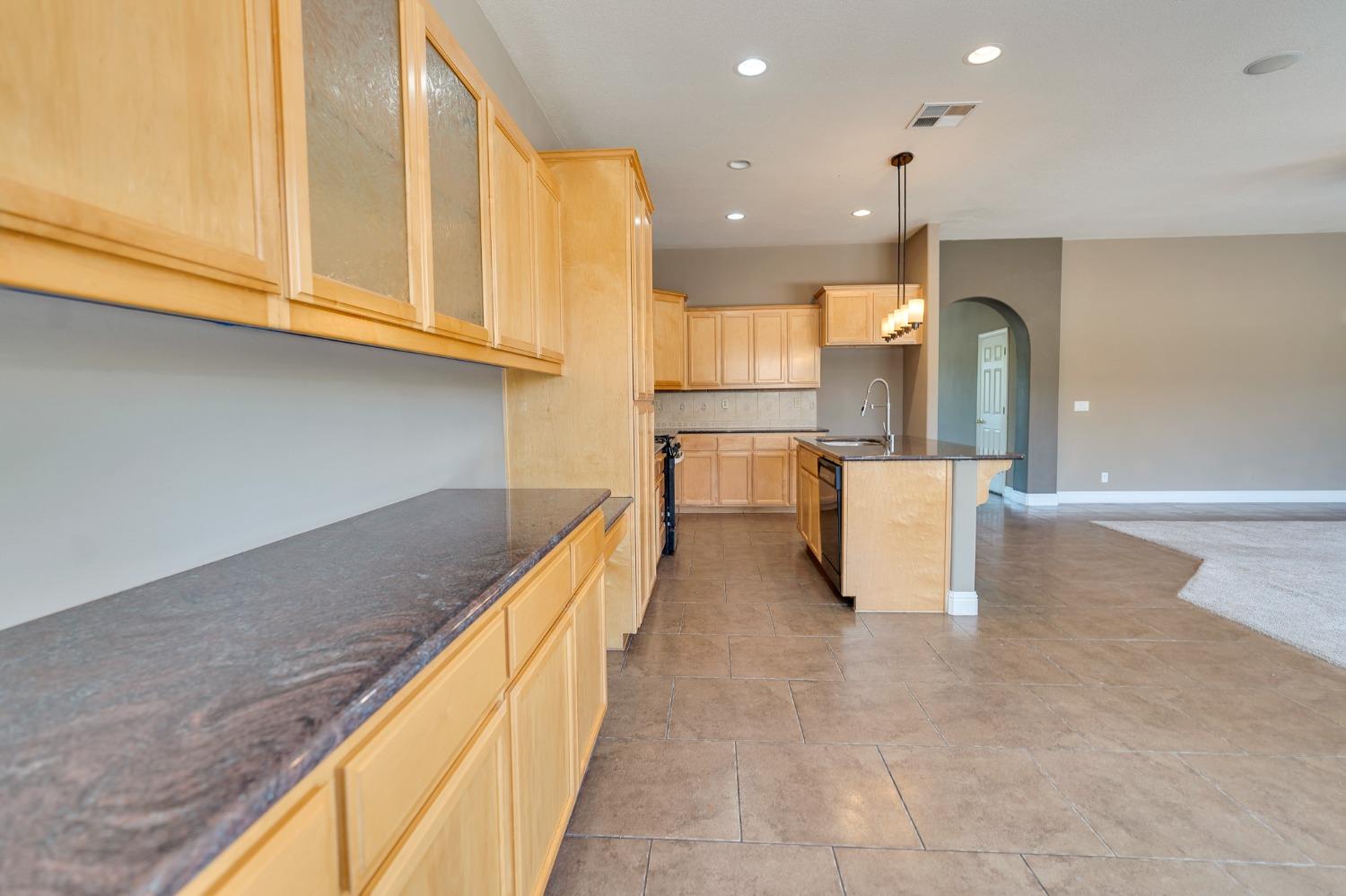 Detail Gallery Image 29 of 67 For 2196 Naples Ct, Los Banos,  CA 93635 - 3 Beds | 2 Baths