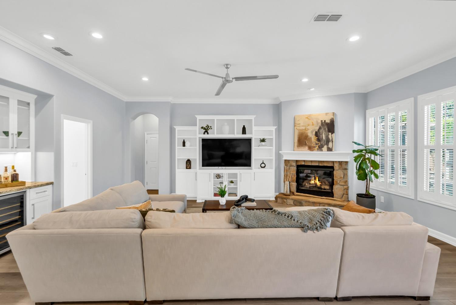 Detail Gallery Image 32 of 94 For 6600 Caprezzo Way, Elk Grove,  CA 95757 - 5 Beds | 4/1 Baths