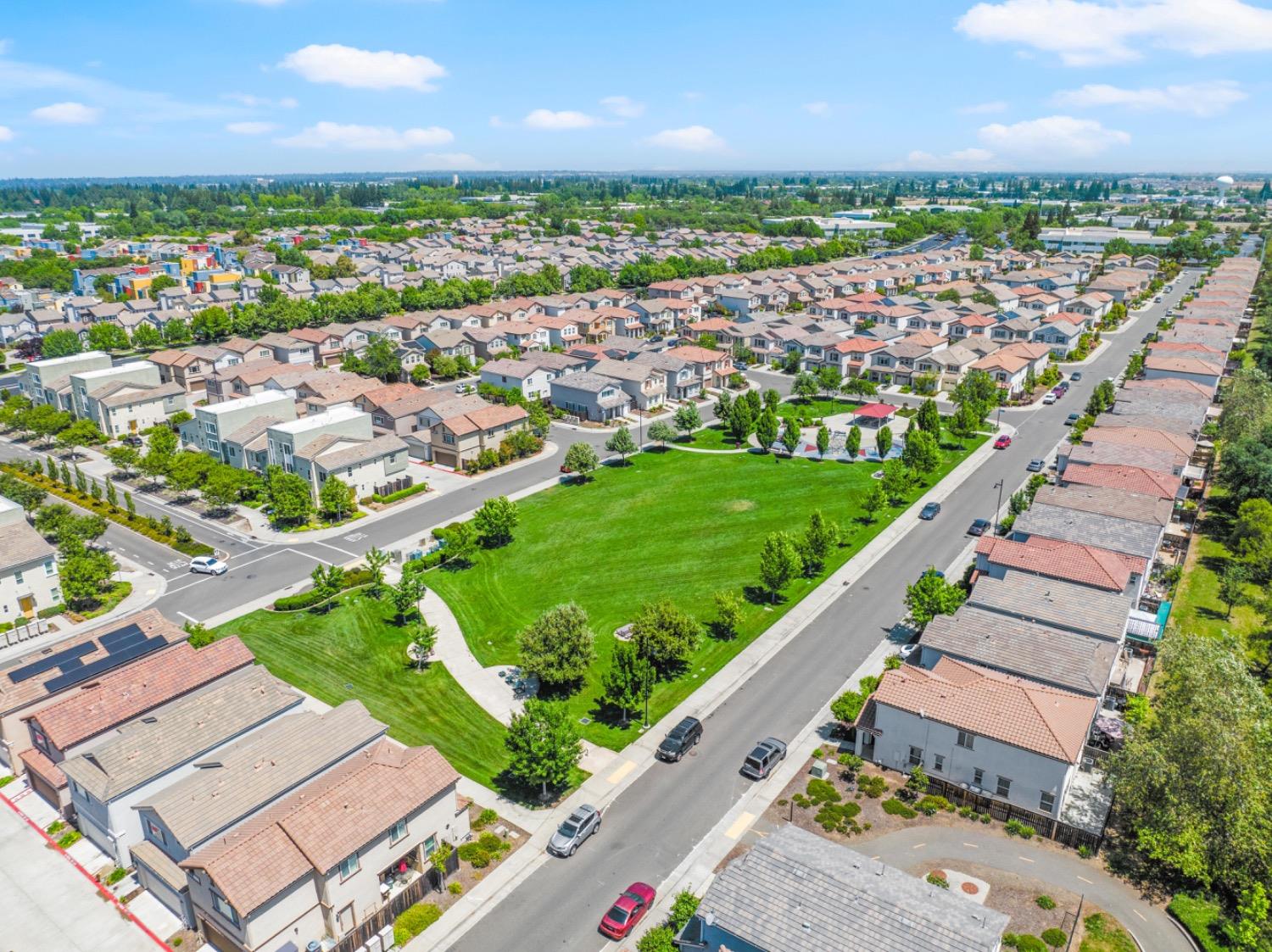 Detail Gallery Image 5 of 43 For 10853 Barden Dr, Rancho Cordova,  CA 95670 - 3 Beds | 2/1 Baths