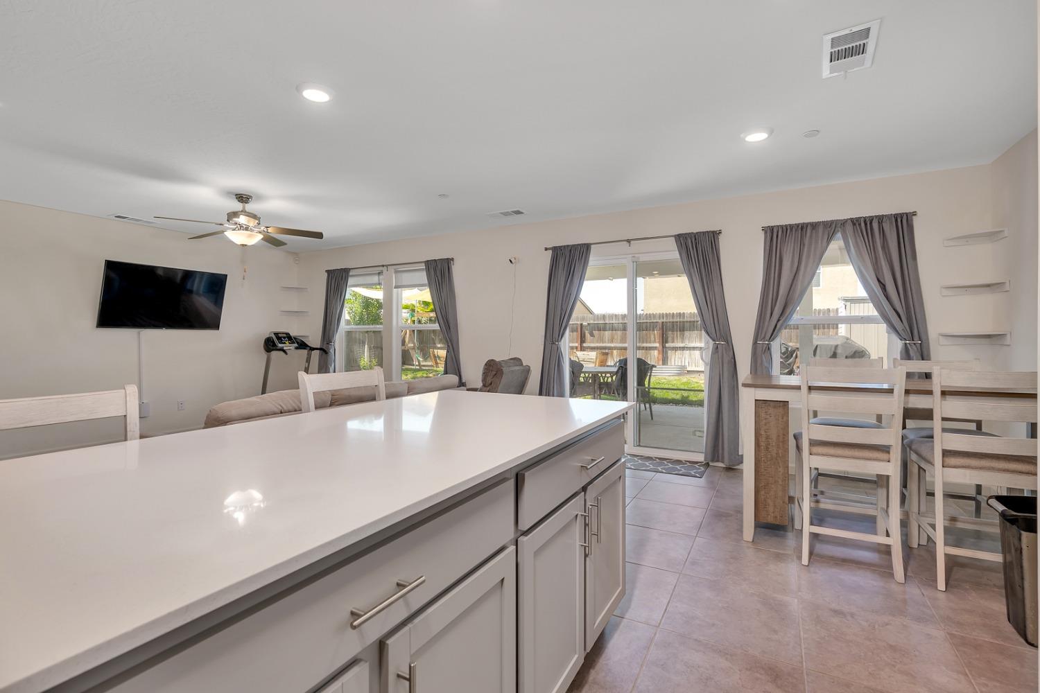 Detail Gallery Image 20 of 48 For 627 Suzanne Dr, Merced,  CA 95348 - 4 Beds | 2 Baths