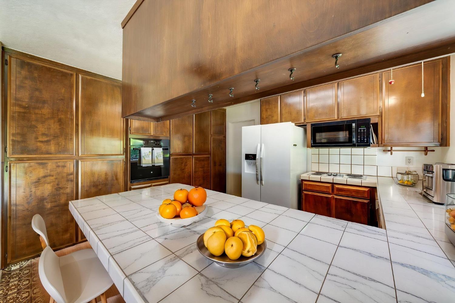 Detail Gallery Image 10 of 40 For 8700 Tipton Ct, Elk Grove,  CA 95624 - 3 Beds | 2/1 Baths